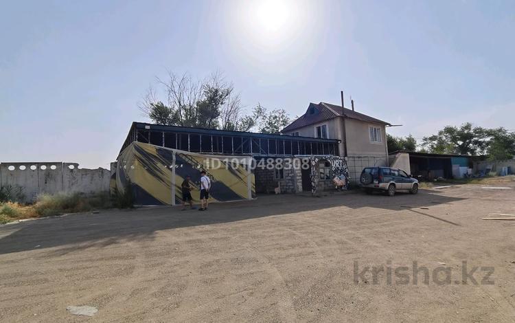Промбаза · 30 соток, Сейфуллина 44/1 — Мкр. АТК. первая линия . напротив магазина Адилет за 95 млн 〒 в Конаеве — фото 2