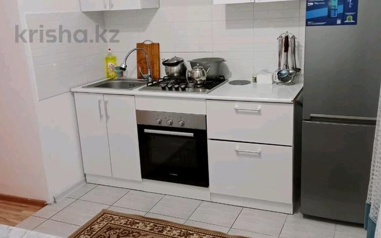 2-комнатная квартира · 54 м² · 5/5 этаж, Каратал 42 — Ул.Райымбек батыра уг.ул.Каблиса жырау за 2 500 〒 в Талдыкоргане — фото 2