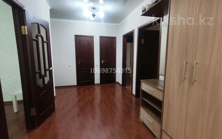 3-бөлмелі пәтер, 95 м², 6/10 қабат ай сайын, Кудайбердыулы 36/2, бағасы: 250 000 〒 в Астане, Алматы р-н — фото 2