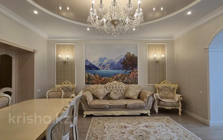4-комнатная квартира · 155.9 м² · 4/8 этаж, Пр. Санкибай Батыра за 80 млн ₸ в Актобе — фото 11