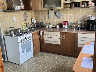4-бөлмелі пәтер · 74 м² · 4/5 қабат, мкр Орбита-1 24, бағасы: 65 млн ₸ в Алматы, Бостандыкский р-н