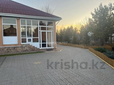Отдельный дом • 5 комнат • 400 м² • 15 сот., Интернациональная за 150 млн 〒 в Астане, Алматы р-н
