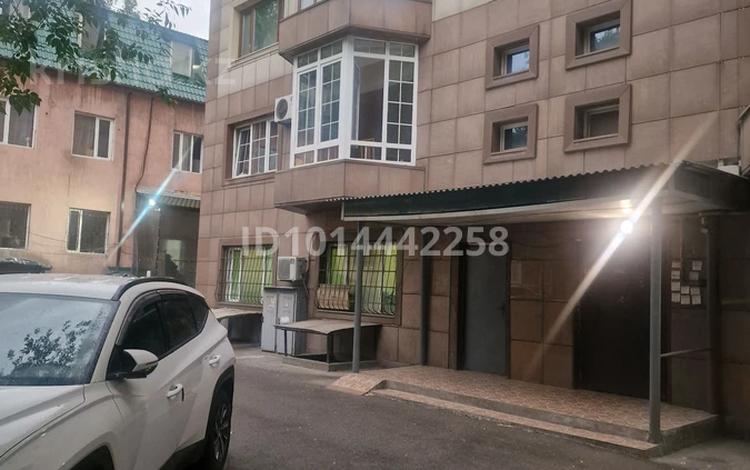 2-комнатная квартира · 78 м² · 8/9 этаж, Чайковского 22 а — Санкт-Петербургский гуманитарный университет за 400 000 ₸ в Алматы, Алмалинский р-н — фото 2