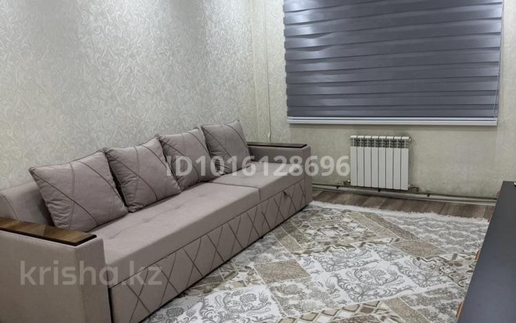 2-комнатная квартира · 45 м² · 1/5 этаж, Туркестанская 2/6 за 230 000 ₸ в Шымкенте, Аль-Фарабийский р-н — фото 2