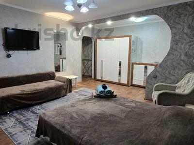1-комнатная квартира · 41 м² · 8/10 этаж, Валиханова 129 — Головной каспи банк за 15 000 ₸ в Семее