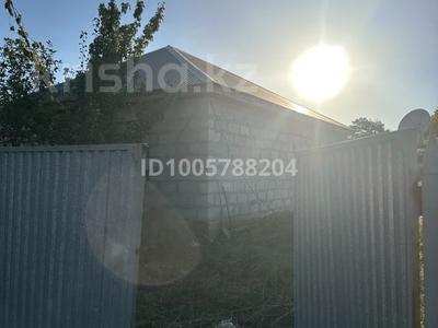 Отдельный дом · 3 комнаты · 100 м² · 10 сот., Пришахтинск — Короленко за 11 млн ₸ в Караганде, Алихана Бокейханова р-н