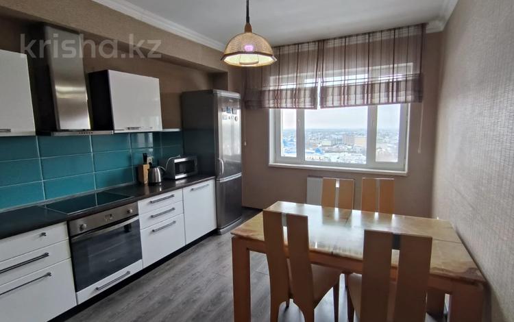 3-комнатная квартира · 107 м² · 10/12 этаж, мкр Юго-Восток, пр. Республики за 32 млн ₸ в Караганде, Казыбек би р-н — фото 2