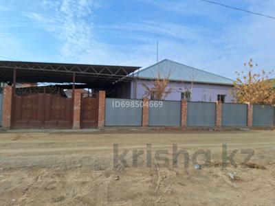 Отдельный дом · 7 комнат · 180 м² · 10 сот., Наурыз, М. Махмутова 47 — Наурыз за 35 млн 〒 в 