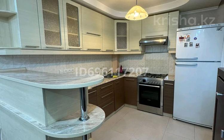 3-комнатная квартира · 58.7 м² · 2/5 этаж, мкр Михайловка , Крылова 66 — Обл. ГАИ, гостиница Космонавт за 230 000 ₸ в Караганде, Казыбек би р-н — фото 2
