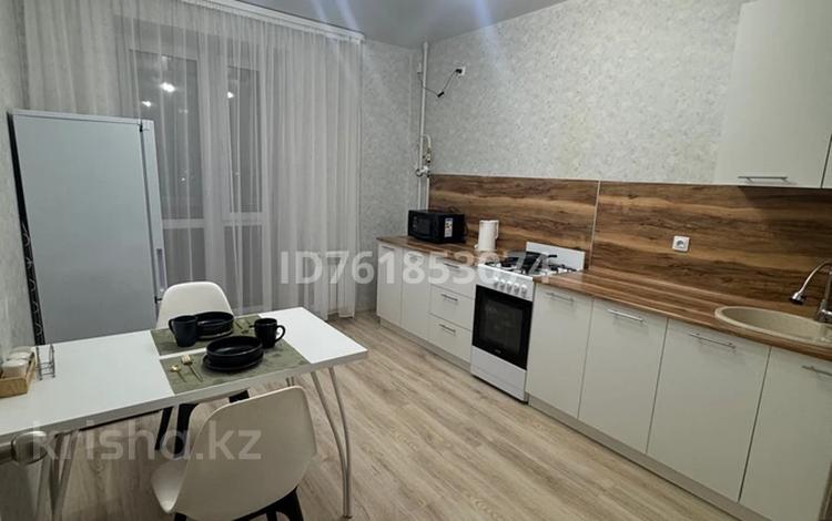 1-комнатная квартира · 40 м² · 7/9 этаж, Береке 58 — Плаза за 10 000 〒 в Костанае — фото 2