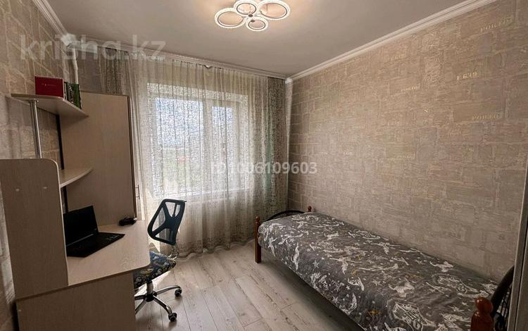 4-бөлмелі пәтер · 85 м² · 8/9 қабат, Машхур жусупа 47 — Акимат, бағасы: 35 млн ₸ в Экибастузе — фото 2