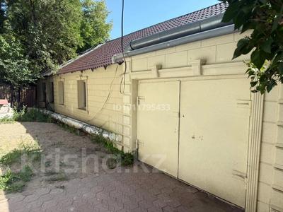 Үйдің бір бөлігі · 5 бөлме · 104 м² · 6 сот., 6й микрорайон, Ермекова — 92 квартал, бағасы: 63 млн ₸ в Караганде, Казыбек би р-н