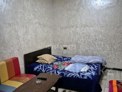 1-комнатная квартира · 25 м² · 1/5 этаж, Желтоқсан — Райымбек за 10 000 ₸ в Алматы, Алмалинский р-н