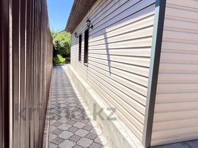 Отдельный дом · 4 комнаты · 100 м² · , Дулатова — Каржаубайулы за 65 млн ₸ в Семее