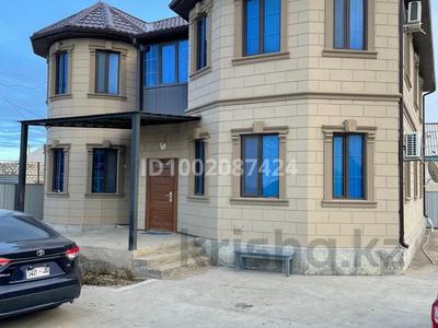 Отдельный дом · 6 комнат · 240 м², мкр Жумыскер, Кемешилер 11 а за 1.2 млн 〒 в Атырау