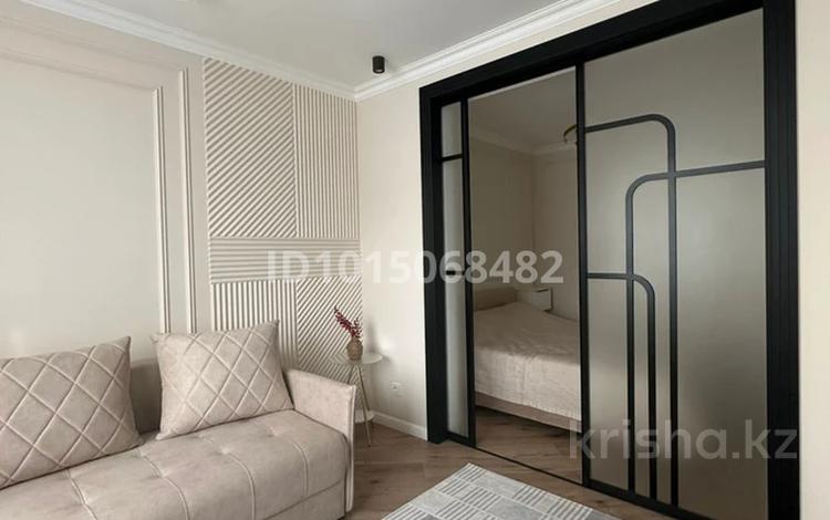 1-комнатная квартира · 65 м² · 1/9 этаж, Баймуханова 45Г за 15 000 ₸ в Атырау, мкр Привокзальный-1 — фото 2