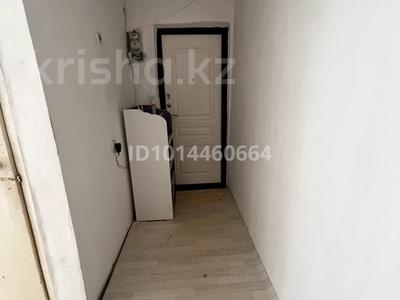 3-бөлмелі пәтер · 50 м² · 3/5 қабат, Центральный ш/а., Абая 25 — Возле драм театра, бағасы: 13.5 млн ₸ в Атырау, мкр Центральный