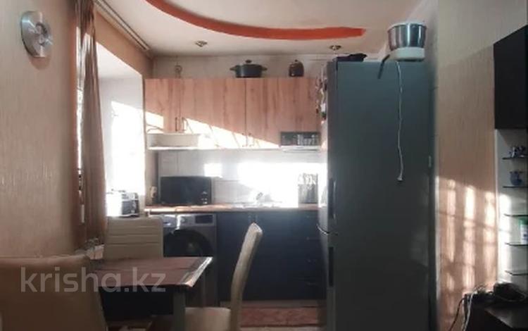 3-бөлмелі пәтер · 55.5 м² · 2/5 қабат, Бухар Жырау 50, бағасы: 21.5 млн ₸ в Караганде, Казыбек би р-н — фото 2