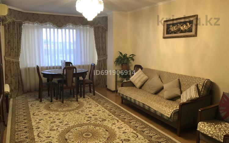 3-бөлмелі пәтер, 90 м², 6/9 қабат ай сайын, Сатпаева 2В, бағасы: 300 000 〒 в Атырау — фото 2