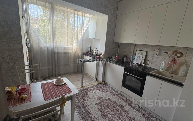 2-бөлмелі пәтер · 55 м² · 3/9 қабат, мкр Аксай-4, бағасы: 280 000 ₸ в Алматы, Ауэзовский р-н — фото 2