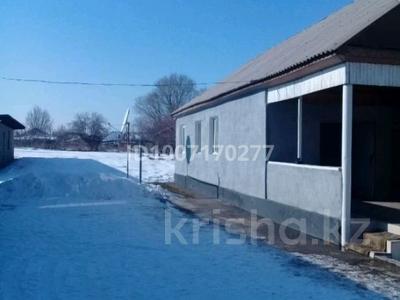 Отдельный дом · 6 комнат · 35 м² · 26 сот., Жанбакиева 70 70 — Гор, школа , мечеть за 48 млн 〒 в Есик