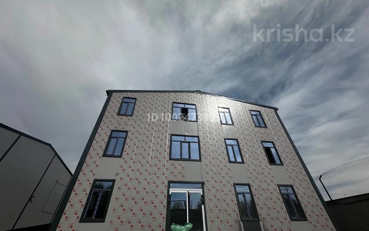 Офисы, склады, кабинеты и рабочие места · 200 м² за 900 000 ₸ в Алматы, Жетысуский р-н — фото 2