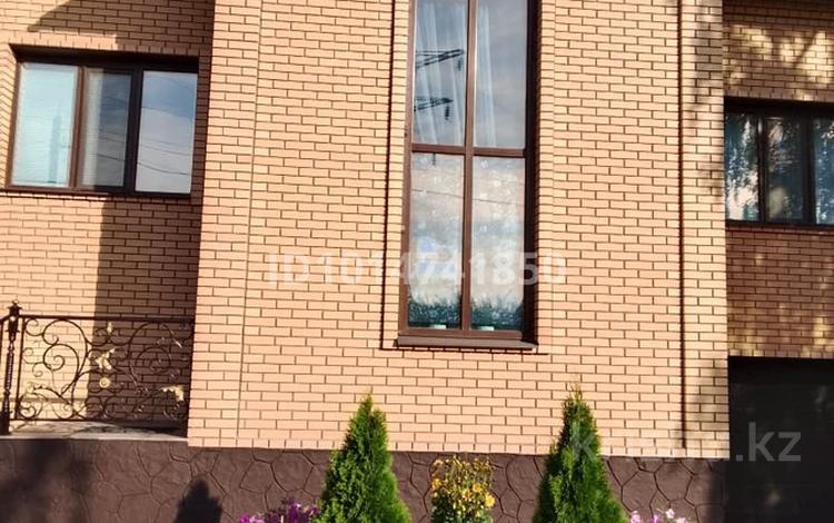 Отдельный дом · 6 комнат · 280 м² · 9 сот., Рябинка 50 за 60 млн ₸ в Уральске — фото 2