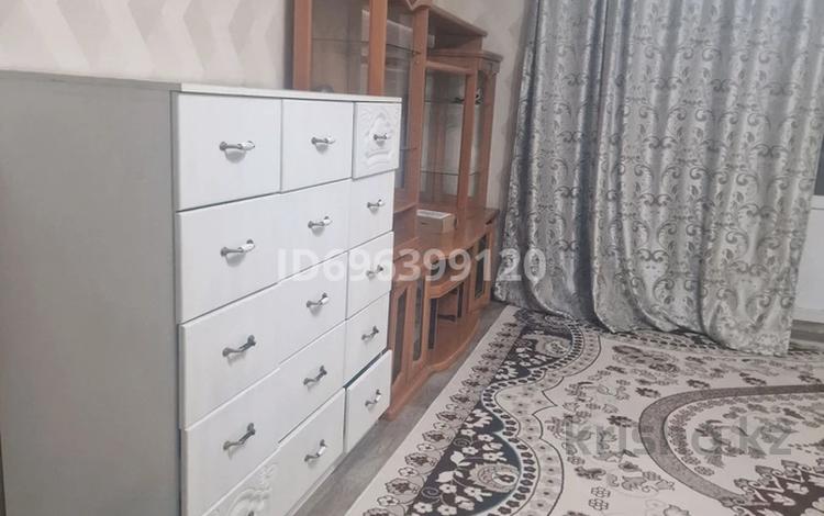 2-бөлмелі пәтер · 60 м² · 1/10 қабат, Ақсай-1А ш/а., Толе би — Момышулы, бағасы: 280 000 ₸ в Алматы, Ауэзовский р-н — фото 2