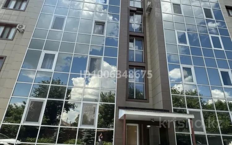 8-бөлмелі пәтер · 350 м² · 2/6 қабат, Аманжолова 54 — Савичева, бағасы: 110 млн 〒 в Уральске — фото 36