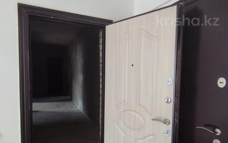 2-комнатная квартира · 98.8 м² · 5/5 этаж, мкр. Алтын орда за 24.5 млн ₸ в Актобе — фото 2