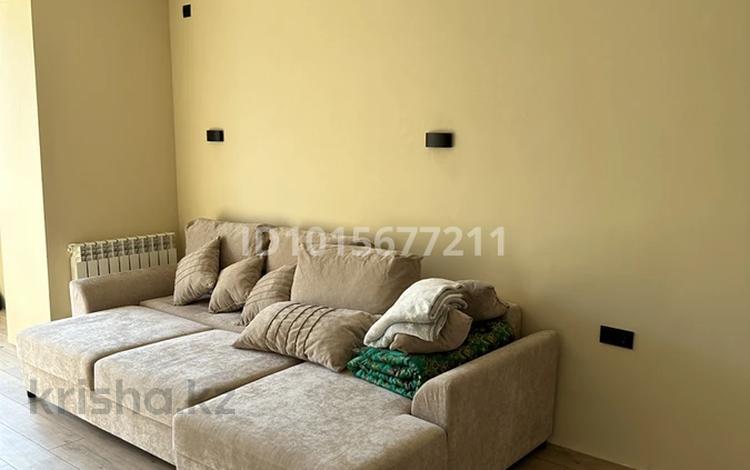 1-комнатная квартира · 52 м² · 7/9 этаж, Самал за 180 000 ₸ в Уральске — фото 2