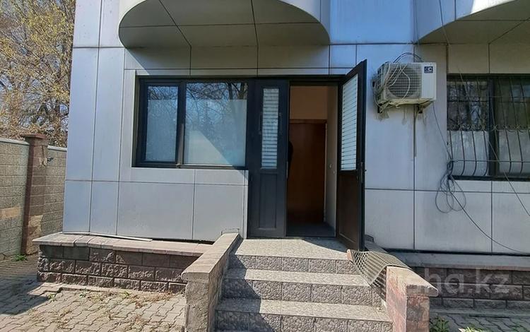 Свободное назначение, офисы, магазины и бутики, салоны красоты, образование · 83 м² за 500 000 〒 в Алматы, Бостандыкский р-н — фото 2