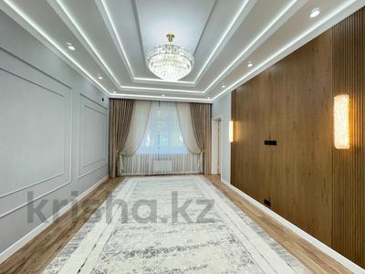 Отдельный дом · 4 комнаты · 190 м² · 5.7 сот., мкр Калкаман-2, Ашимова — Абая - станция метро Калкаман - Almaty International School - школа 206 - НИШ за 136 млн ₸ в Алматы, Наурызбайский р-н