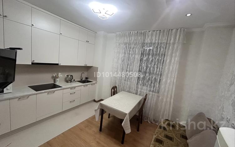 1-комнатная квартира · 48 м² · 4/15 этаж, Омарова 10 за 230 000 ₸ в Астане, р-н Байконур — фото 2