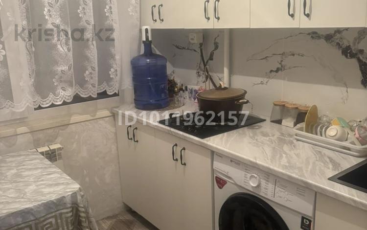 2-комнатная квартира · 47.1 м² · 2/5 этаж, ул. Сабита Муканова 32 за 20.5 млн ₸ в Караганде, Казыбек би р-н — фото 2
