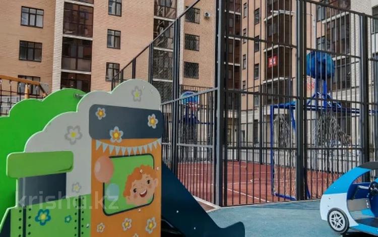 4-бөлмелі пәтер · 141.4 м² · 9/10 қабат, Гүлдер 3 ш/а., Микрорайон Гульдер-1 3а, бағасы: 58 млн ₸ в Караганде, Казыбек би р-н — фото 9