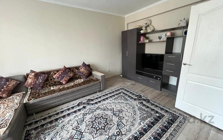 1-бөлмелі пәтер · 44 м² · 8/10 қабат, мкр Аксай-3А, бағасы: 31.6 млн ₸ в Алматы, Ауэзовский р-н — фото 3