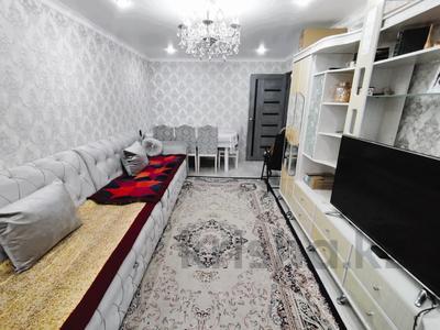 3-комнатная квартира, 61.5 м², 1/5 этаж, Майкудук, 14й микрорайон за 13.5 млн 〒 в Караганде, Алихана Бокейханова р-н