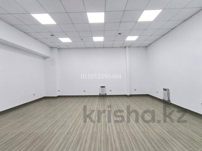 Еркін, кеңселер, дүкендер мен бутиктер, қоймалар, сұлулық салондары, фитнес және спорт, медорталықтар мен дәріханалар, білім орталықтары, ойын-сауық, конференц-залдар, кабинеттер және жұмыс орындары, студиялар · 50.8 м², бағасы: 400 000 ₸ в Алматы, Бостандыкский р-н