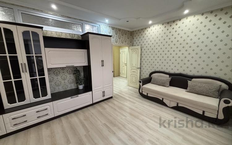 3-бөлмелі пәтер · 64.7 м² · 8/12 қабат, мкр. Степной-2, бағасы: 31.8 млн ₸ в Караганде, Казыбек би р-н — фото 2