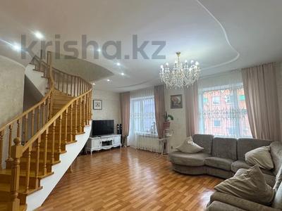 4-комнатная квартира · 253.5 м² · 4/5 этаж, Ескалиева за 90 млн 〒 в Уральске