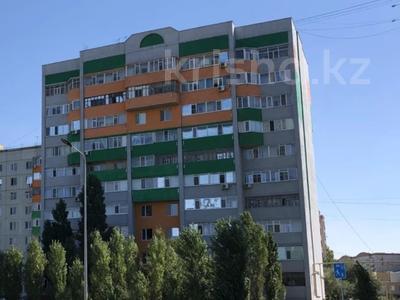 1-комнатная квартира, 40 м², 1/10 этаж, мкр 12 за 11 млн 〒 в Актобе, мкр 12