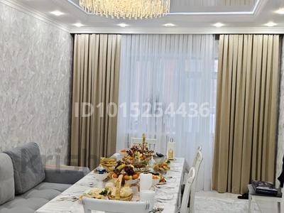2-бөлмелі пәтер · 86 м² · 2/5 қабат, Алтын орда ш/а., Ораз тәтеұлы 19 — Мәңгілік ел, бағасы: 35 млн ₸ в Актобе, мкр. Алтын орда