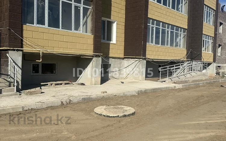 2-комнатная квартира · 85.5 м² · 1/5 этаж, ул. Дины Нурпеисовой 40/2 за 27 млн ₸ в Уральске, мкр Школьник — фото 2