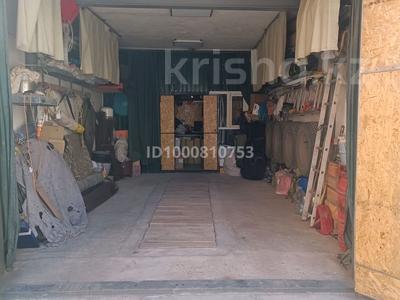 Гаражи и паркинги в Улытау обл.: Гараж · 32 м² · Есенберлина — Напротив домов 65 и 59 за 8 млн 〒 Гараж · 32 м² · Есенберлина — Напротив домов 65 и 59 за 8 млн 〒 в Жезказгане