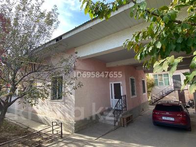 Отдельный дом · 9 комнат · 180 м² · 10 сот., мкр Самал-1 451 — Ул.Кулыншак за 90 млн ₸ в Шымкенте, Абайский р-н