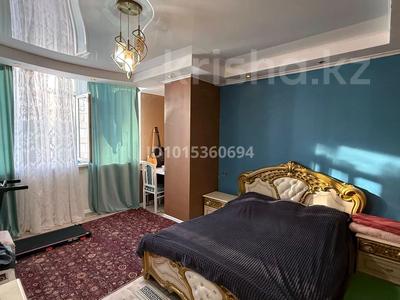 3-комнатная квартира · 87 м² · 6/10 этаж, мкр. Алтын орда, Алия молдагулова 58 — Обл гай, по проспекту А. Молдагулова за 30 млн ₸ в Актобе