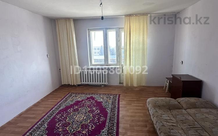 2-бөлмелі пәтер · 55 м² · 5/5 қабат, 2 микрорайон 14 — Перед большой школой, бағасы: 2.8 млн ₸ в Шульбинске — фото 2