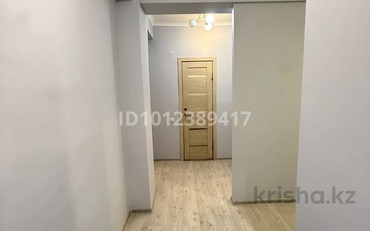 2-бөлмелі пәтер · 55 м² · 2/6 қабат, мкр Шугыла 10, бағасы: 250 000 ₸ в Алматы, Наурызбайский р-н — фото 2