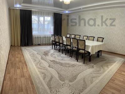 Отдельный дом · 6 комнат · 200 м² · 10 сот., Кұрманғазы 7а за 36 млн ₸ в Хромтау